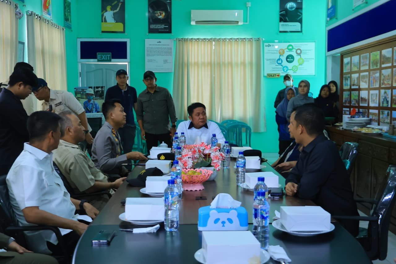 Gubernur Herman Deru Tegaskan Penertiban Sumur Minyak Ilegal Pasca Kebakaran di Muba