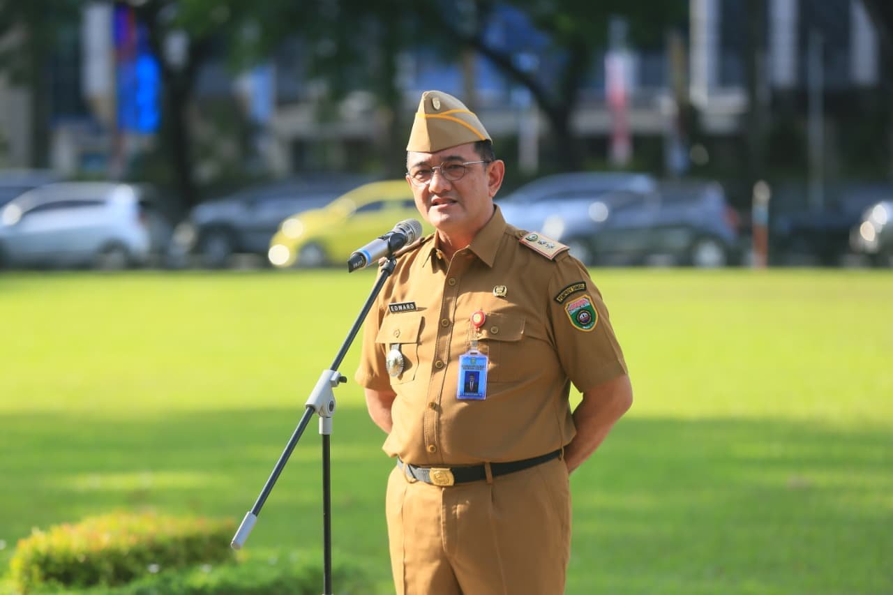 Sekda Sumsel Edward Candra Pimpin Apel Senin, Tekankan Efisiensi dan Disiplin ASN