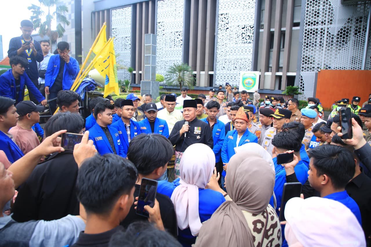 Gubernur Herman Deru Temui Massa PMII, Tegaskan Komitmen Transparansi Anggaran dan Perbaikan Infrastruktur