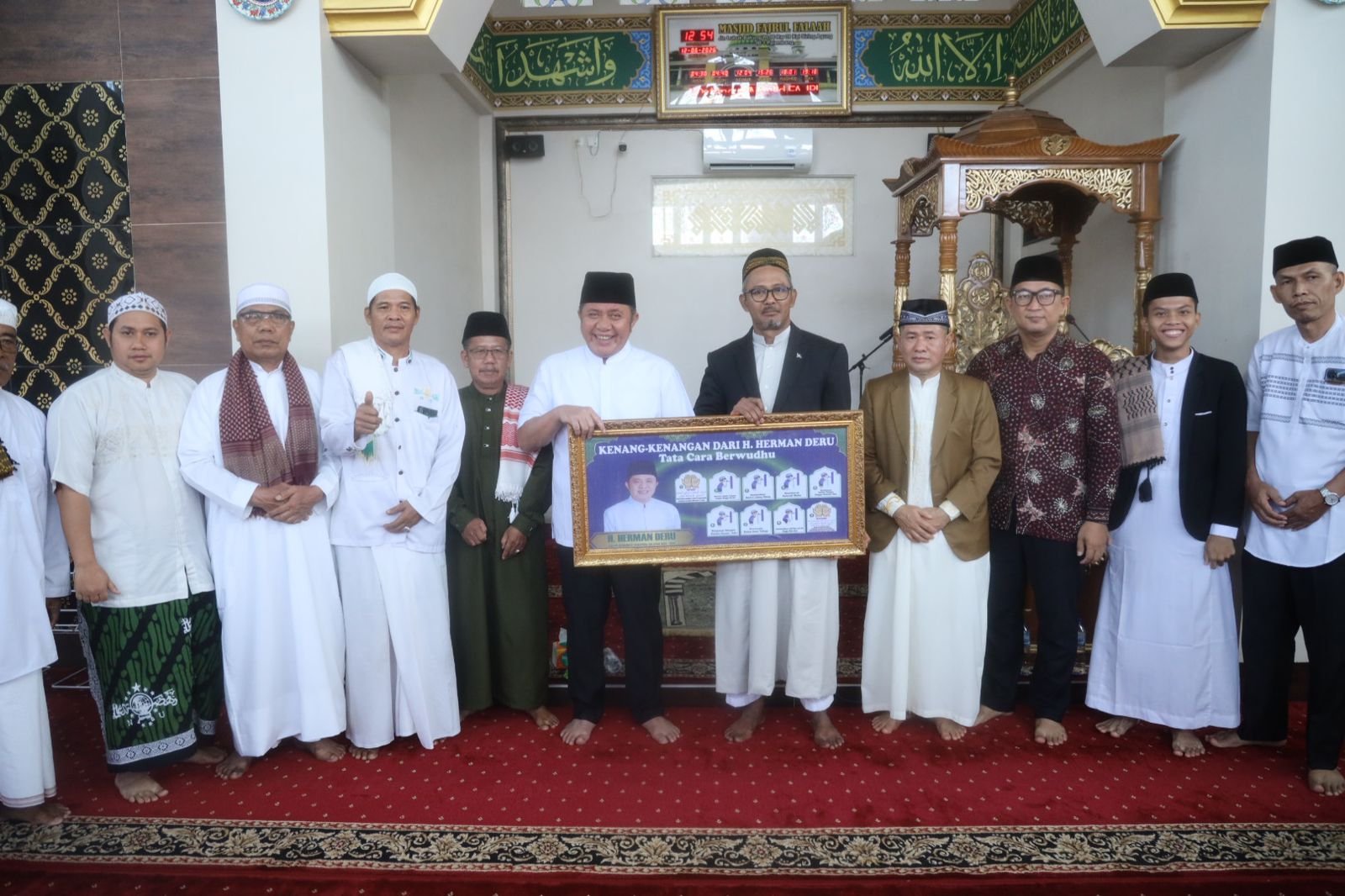 Herman Deru Dorong Masjid Jadi Pusat Kegiatan Sosial dan Keagamaan Masyarakat