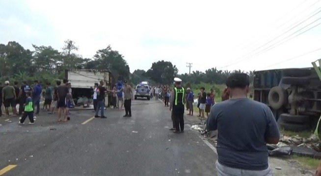 Rem Blong di Jalinsum Lampung Selatan, Tiga Truk Boks Terlibat Tabrakan Beruntun, Dua Sopir Tewas