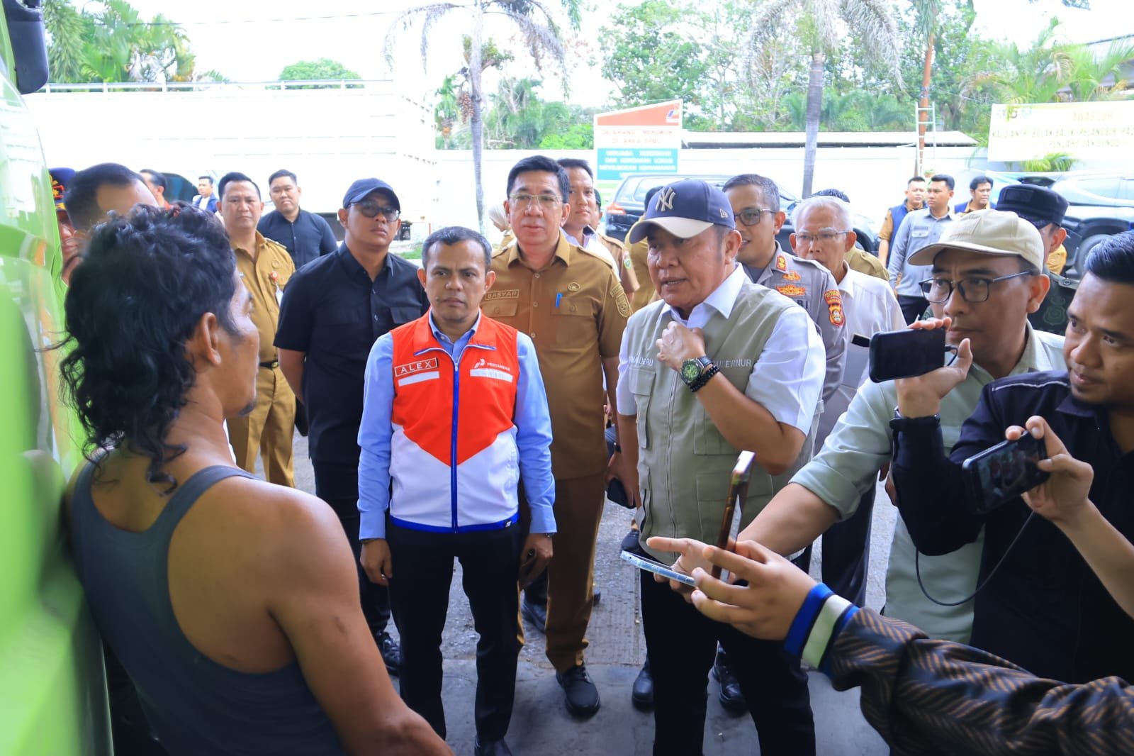 Herman Deru Gerak Cepat Urai Antrean Biosolar, Instruksikan Pertamina Jamin Pasokan 24 Jam dan Atur Distribusi Kendaraan